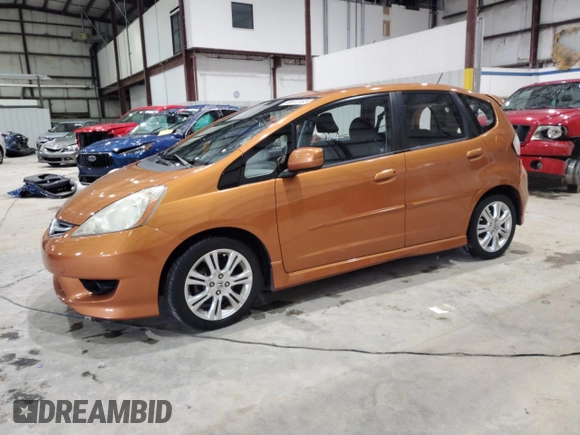 2009 Honda Fit Sport z VIN JHMGE88439S058349, wystawiony jako Copart lot #56873185 z przebiegiem 117 523 mil mil oraz Szkoda całkowita • Salvage title. Historia ofert i sprzedaży dostępna na DreamBid. Obrazek 1.