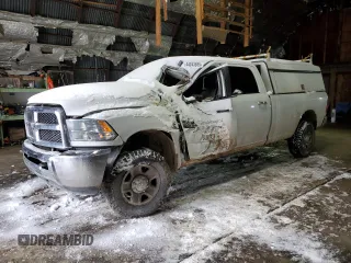 2016 Ram 2500 SLT z VIN 3C6UR5JL3GG138772, wystawiony jako Copart lot #44243935 z przebiegiem Nie podano mil oraz Szkody całkowita. Historia ofert i sprzedaży dostępna na DreamBid. Obrazek 1.