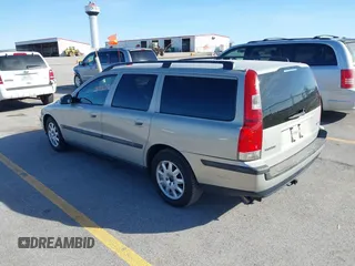 2002 Volvo V70 with VIN YV1SW61R022216875, listed as a IAAI auction lot 41745657 with 202,766 mi miles. Bid and sale history available at carsss.com. Image 3.