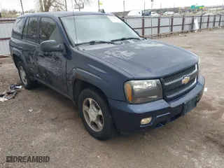 2009 Chevrolet TrailBlazer LT w/1LT with VIN 1GNDS33S992128577, listed as a IAAI auction lot 41912581 with 194,579 mi miles. Bid and sale history available at carsss.com. Image 1.
