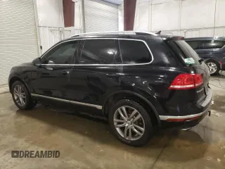 2016 Volkswagen Touareg Sport with VIN WVGEF9BP5GD012758, listed as a Copart auction lot 85434084 with 111,746 mi miles and Salvage Title. Bid and sale history available at DreamBid. Image 2.