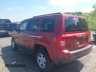 2016 Jeep Patriot Sport z VIN 1C4NJPBAXGD513390, wystawiony jako IAAI lot #42254500 z przebiegiem 178 813 mil mil oraz . Historia ofert i sprzedaży dostępna na DreamBid. Obrazek 3.