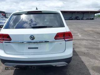 2019 Volkswagen Atlas SE with VIN 1V2WR2CA4KC509962, listed as a IAAI auction lot 42147840 with 67,557 mi miles and . Bid and sale history available at DreamBid. Image 16.