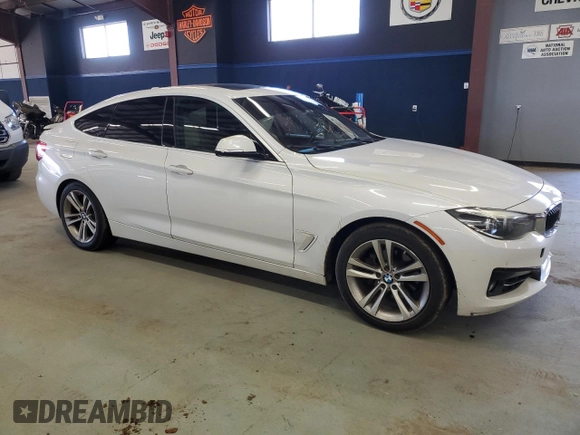 2017 BMW 3 Series 330i xDrive with VIN WBA8Z9C38HG826601, listed as a Copart auction lot 51782145 with 118,967 mi miles and Clean Title. Bid and sale history available at DreamBid. Image 4.