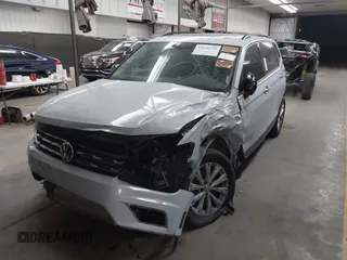 2018 Volkswagen Tiguan SEL with VIN 3VV3B7AX8JM088727, listed as a IAAI auction lot 42639339 with Not provided miles and . Bid and sale history available at DreamBid. Image 6.