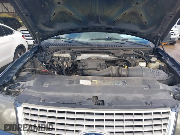 2006 Ford Expedition Eddie Bauer with VIN 1FMFU17506LA41284, listed as a IAAI auction lot 41462992 with 192,424 mi miles. Bid and sale history available at carsss.com. Image 10.