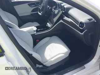 2024 Mercedes-Benz C 300 z VIN W1KAF4GB8RR227839, wystawiony jako IAAI lot #42079634 z przebiegiem 2 062 mil mil oraz . Historia ofert i sprzedaży dostępna na DreamBid. Obrazek 5.