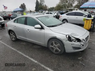 2012 Volvo S60 T5 with VIN YV1622FS0C2041305, listed as a Copart auction lot 45175185 with 90,936 mi miles and Salvage Title. Bid and sale history available at carsss.com. Image 4.