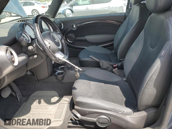 2009 MINI Convertible с VIN WMWMR33589TU96481, выставлен на аукционе Copart как лот 52785515 с пробегом 144 792 миль миль и Чистый • Clean title. История ставок и продаж доступна на DreamBid. Изображение 7.