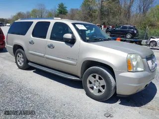 2007 GMC Yukon XL Denali with VIN 1GKFK66807J265983, listed as a IAAI auction lot 42071495 with 204,872 mi miles. Bid and sale history available at carsss.com. Image 1.
