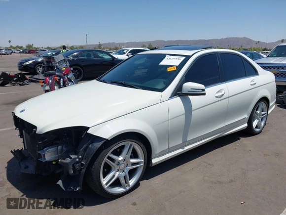 2011 Mercedes-Benz C 300 Sport z VIN WDDGF5EB3BR168224, wystawiony jako IAAI lot #42629358 z przebiegiem 134 692 mil mil oraz . Historia ofert i sprzedaży dostępna na DreamBid. Obrazek 18.
