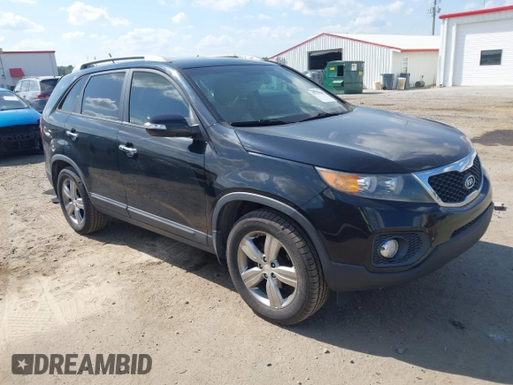 2013 Kia Sorento EX с VIN 5XYKU3A62DG348688, выставлен на аукционе IAAI как лот 42216843 с пробегом 231 471 миль миль и . История ставок и продаж доступна на DreamBid. Изображение 1.