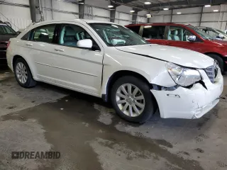 2010 Chrysler Sebring Limited z VIN 1C3CC5FD8AN162043, wystawiony jako Copart lot #68384784 z przebiegiem 71 477 mil mil oraz Szkoda całkowita • Salvage title. Historia ofert i sprzedaży dostępna na DreamBid. Obrazek 4.