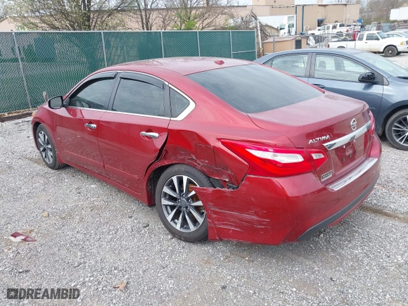 2016 Nissan Altima 2.5 SL with VIN 1N4AL3AP1GC241038, listed as a IAAI auction lot 41871788 with 114,417 mi miles. Bid and sale history available at carsss.com. Image 3.