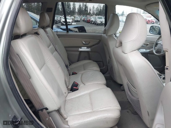 2006 Volvo XC90 2.5L Turbo with VIN YV4CZ592661289017, listed as a IAAI auction lot 41601337 with 235,356 mi miles. Bid and sale history available at carsss.com. Image 8.