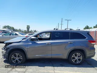 2018 Toyota Highlander LE with VIN 5TDZZRFH7JS250025, listed as a IAAI auction lot 42635985 with 122,488 mi miles and . Bid and sale history available at DreamBid. Image 15.