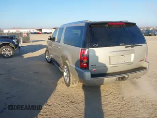 2009 GMC Denali z VIN 1GKFC062X9R274992, wystawiony jako IAAI lot #41239692 z przebiegiem 206 452 mil mil oraz . Historia ofert i sprzedaży dostępna na DreamBid. Obrazek 3.