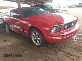 2008 Ford Mustang Deluxe with VIN 1ZVHT80N985143223, listed as a IAAI auction lot 42023600 with 193,678 mi miles. Bid and sale history available at carsss.com. Image 1.