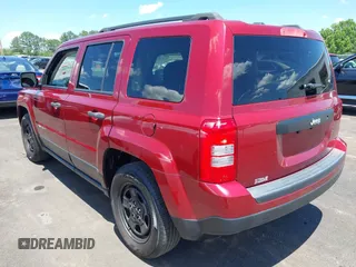 2016 Jeep Patriot Sport SE z VIN 1C4NJPBA8GD676815, wystawiony jako IAAI lot #42314216 z przebiegiem 150 564 mil mil oraz . Historia ofert i sprzedaży dostępna na DreamBid. Obrazek 3.