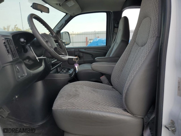 2006 Chevrolet Express Passenger with VIN 1GAHG39U861261765, listed as a Copart auction lot 73458704 with 51,489 mi miles and Clean Title. Bid and sale history available at carsss.com. Image 7.
