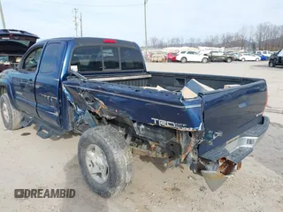 2006 Toyota Tacoma with VIN 5TEUU42N46Z247343, listed as a IAAI auction lot 41235061 with 189,193 mi miles. Bid and sale history available at carsss.com. Image 3.