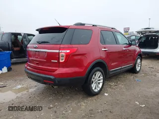 2013 Ford Explorer XLT with VIN 1FM5K7D94DGB68900, listed as a IAAI auction lot 41090687 with 219,170 mi miles and . Bid and sale history available at carsss.com. Image 4.