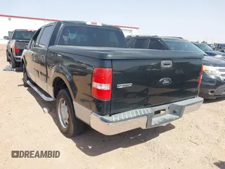 2004 Ford F-150 XLT z VIN 1FTRW12W74KD52239, wystawiony jako IAAI lot #42467229 z przebiegiem 318 471 mil mil oraz . Historia ofert i sprzedaży dostępna na DreamBid. Obrazek 3.