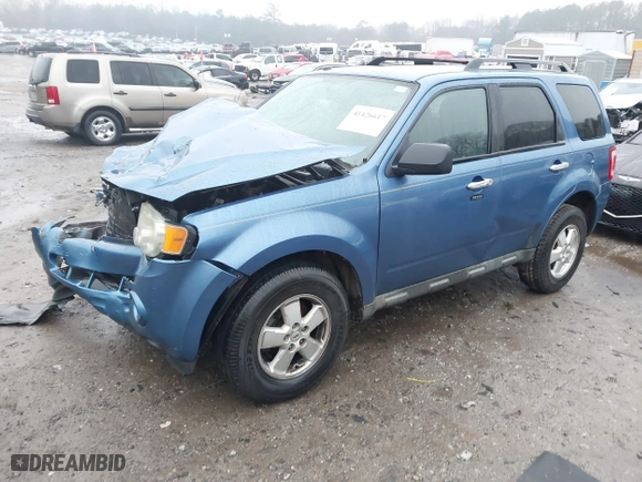 2010 Ford Escape XLT with VIN 1FMCU0DG3AKD28250, listed as a IAAI auction lot 41426617 with 172,257 mi miles. Bid and sale history available at carsss.com. Image 17.