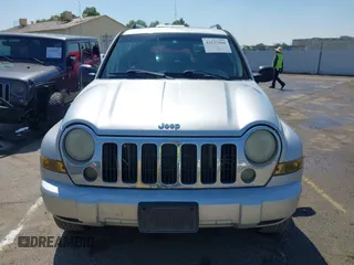 2005 Jeep Liberty Limited with VIN 1J4GL58K55W727495, listed as a IAAI auction lot 42137506 with 185,103 mi miles and . Bid and sale history available at carsss.com. Image 12.
