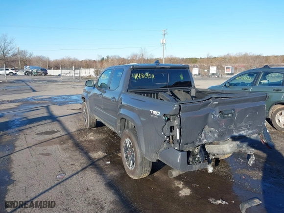 2024 Toyota Tacoma 4WD SR5 with VIN 3TMLB5JN9RM040490, listed as a IAAI auction lot 41480152 with 10,490 mi miles. Bid and sale history available at carsss.com. Image 3.