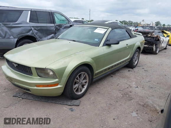 2005 Ford Mustang Deluxe with VIN 1ZVFT84N555249312, listed as a IAAI auction lot 42145721 with 334,417 mi miles. Bid and sale history available at carsss.com. Image 2.