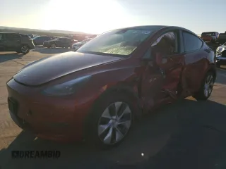 2024 Tesla Model Y Long Range z VIN 7SAYGDEE8RA255813, wystawiony jako Copart lot #86052194 z przebiegiem Nie podano mil oraz Szkoda całkowita • Salvage title. Historia ofert i sprzedaży dostępna na DreamBid. Obrazek 1.
