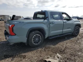 2022 Toyota Tundra 4WD SR5 with VIN 5TFLA5DB0NX037602, listed as a Copart auction lot 45083185 with 35,299 mi miles and Salvage Title. Bid and sale history available at carsss.com. Image 3.