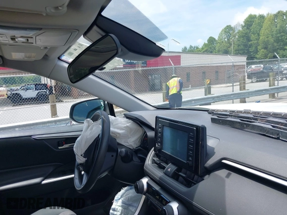 2019 Toyota RAV4 XLE with VIN 2T3P1RFV0KC008652, listed as a IAAI auction lot 42508557 with 87,684 mi miles and . Bid and sale history available at DreamBid. Image 5.