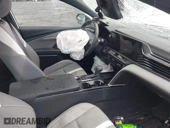 2025 Toyota Camry LE z VIN 4T1DAACK3SU065224, wystawiony jako IAAI lot #42341546 z przebiegiem 3 186 mil mil oraz . Historia ofert i sprzedaży dostępna na DreamBid. Obrazek 5.
