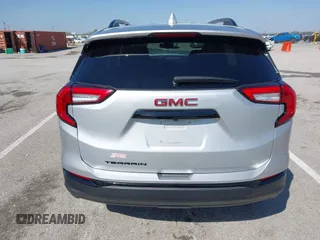 2022 GMC Terrain SLE with VIN 3GKALMEV9NL257678, listed as a IAAI auction lot 41875827 with 21,742 mi miles and . Bid and sale history available at carsss.com. Image 17.