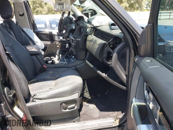 2011 Land Rover LR4 HSE with VIN SALAG2D48BA571623, listed as a IAAI auction lot 40124664 with 158,504 mi miles and . Bid and sale history available at DreamBid. Image 5.