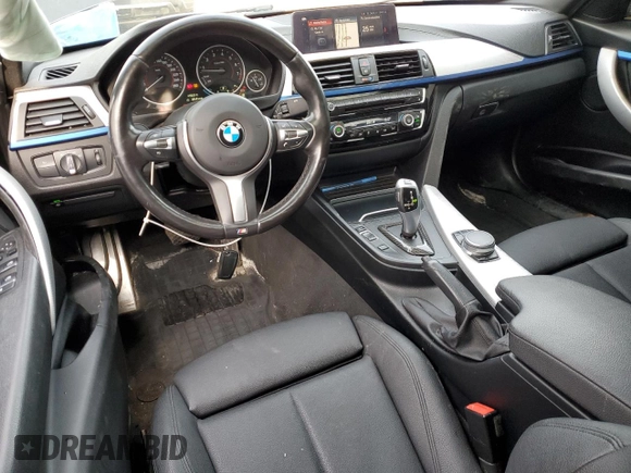 2018 BMW 3 Series 330i xDrive with VIN WBA8D9C59JA013972, listed as a Copart auction lot 54493575 with 102,841 mi miles and Clean title. Bid and sale history available at DreamBid. Image 8.