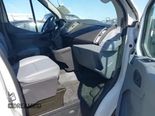 2018 Ford Transit z VIN 1FTYR2CM0JKA71692, wystawiony jako IAAI lot #42357507 z przebiegiem 323 477 mil mil oraz . Historia ofert i sprzedaży dostępna na DreamBid. Obrazek 5.