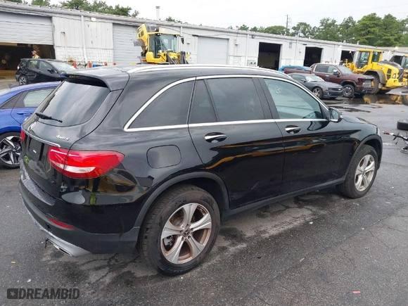 2018 Mercedes-Benz GLC with VIN WDC0G4KB4JV090897, listed as a IAAI auction lot 39966586 with 81,490 mi miles. Bid and sale history available at carsss.com. Image 4.