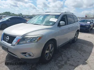 2013 Nissan Pathfinder SL z VIN 5N1AR2MM1DC616969, wystawiony jako IAAI lot #42344376 z przebiegiem 131 795 mil mil oraz . Historia ofert i sprzedaży dostępna na DreamBid. Obrazek 2.