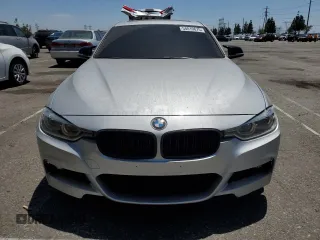 2018 BMW 3 Series 340i z VIN WBA8B3G5XJNV01401, wystawiony jako Copart lot #58819675 z przebiegiem 103 919 mil mil oraz Szkoda całkowita • Salvage title. Historia ofert i sprzedaży dostępna na DreamBid. Obrazek 5.