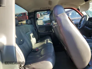 2004 Chevrolet Silverado SS z VIN 2GCEK19N941283609, wystawiony jako Copart lot #83669554 z przebiegiem 132 832 mil mil oraz Szkoda całkowita • Salvage title. Historia ofert i sprzedaży dostępna na DreamBid. Obrazek 10.
