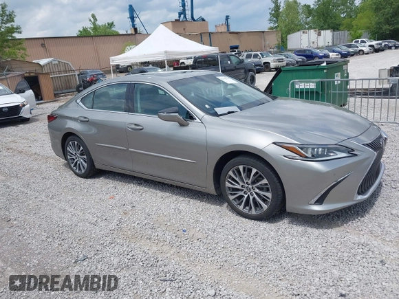 2019 Lexus ES 350 with VIN 58ABZ1B13KU015358, listed as a IAAI auction lot 42142214 with 84,766 mi miles and . Bid and sale history available at DreamBid. Image 1.
