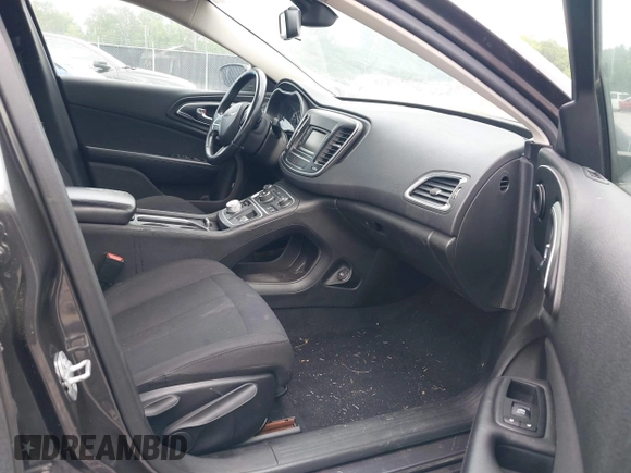 2015 Chrysler 200 Limited with VIN 1C3CCCABXFN632929, listed as a IAAI auction lot 42144192 with 140,917 mi miles. Bid and sale history available at carsss.com. Image 5.