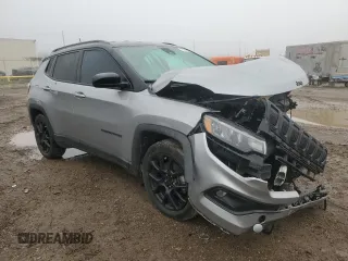 2022 Jeep Compass Latitude with VIN 3C4NJCBB1NT167139, listed as a Copart auction lot 85281964 with 43,990 mi miles and Salvage Title. Bid and sale history available at carsss.com. Image 4.