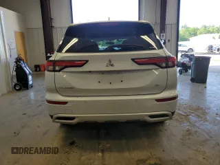 2024 Mitsubishi Outlander SE z VIN JA4J4VA83RZ044958, wystawiony jako Copart lot #58951885 z przebiegiem 26 526 mil mil oraz Szkody całkowita. Historia ofert i sprzedaży dostępna na DreamBid. Obrazek 6.