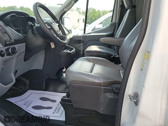 2018 Ford Transit z VIN 1FTYR2CM5JKB45950, wystawiony jako IAAI lot #42532710 z przebiegiem 98 554 mil mil oraz . Historia ofert i sprzedaży dostępna na DreamBid. Obrazek 21.