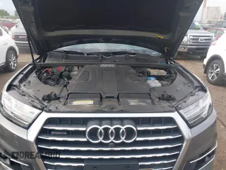2017 Audi Q7 Prestige z VIN WA1VAAF76HD027540, wystawiony jako IAAI lot #42318658 z przebiegiem 82 619 mil mil oraz . Historia ofert i sprzedaży dostępna na DreamBid. Obrazek 10.