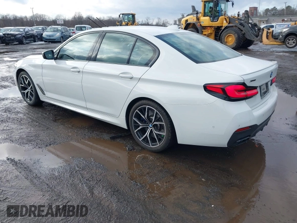 2021 BMW 5 Series M550i xDrive z VIN WBA13BK09MCF05866, wystawiony jako IAAI lot #41574859 z przebiegiem 37 822 mil mil oraz . Historia ofert i sprzedaży dostępna na DreamBid. Obrazek 3.